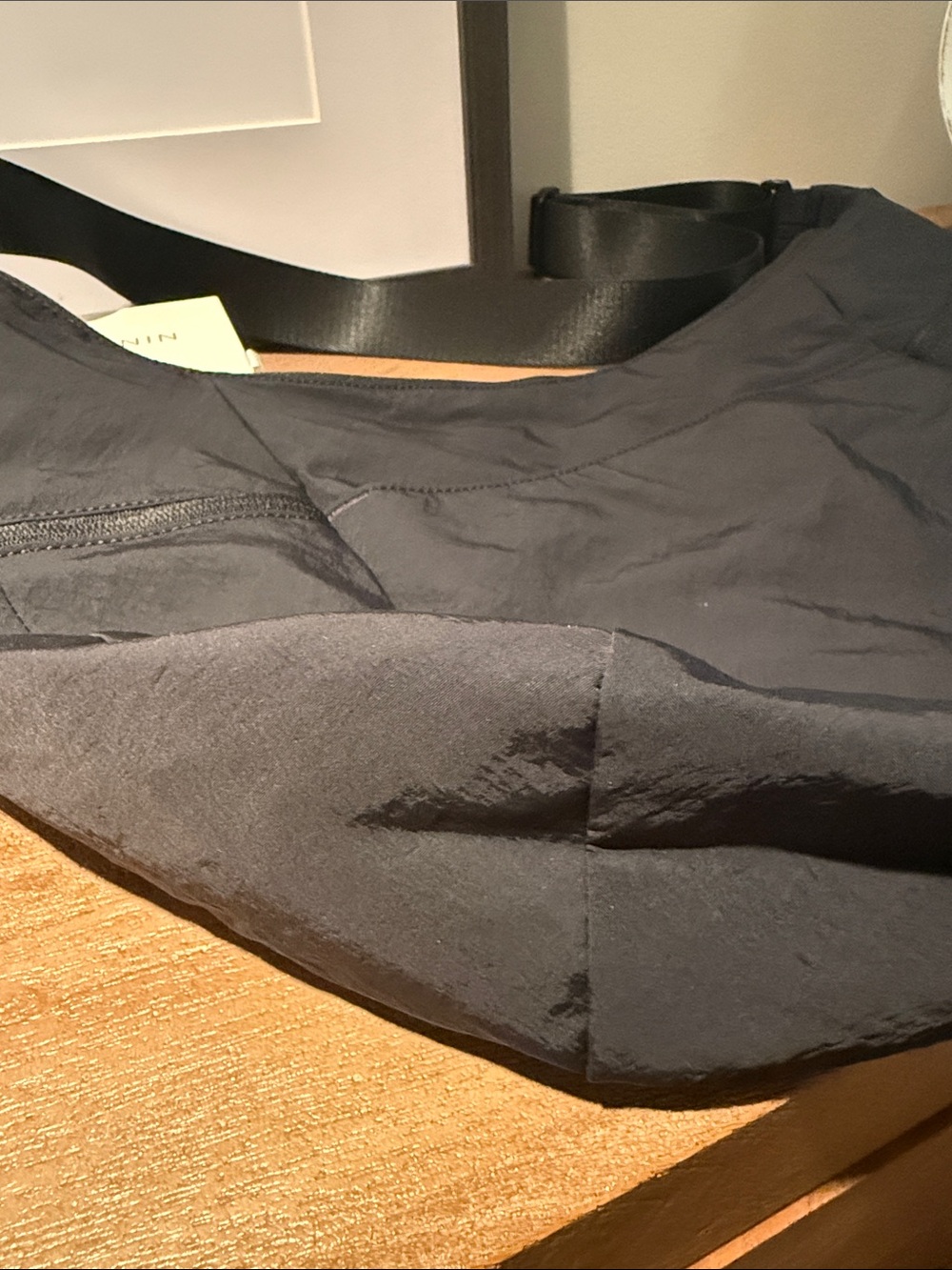 Lululemon Large Slouchy Sling Bag 13L - Picture 10 of 16